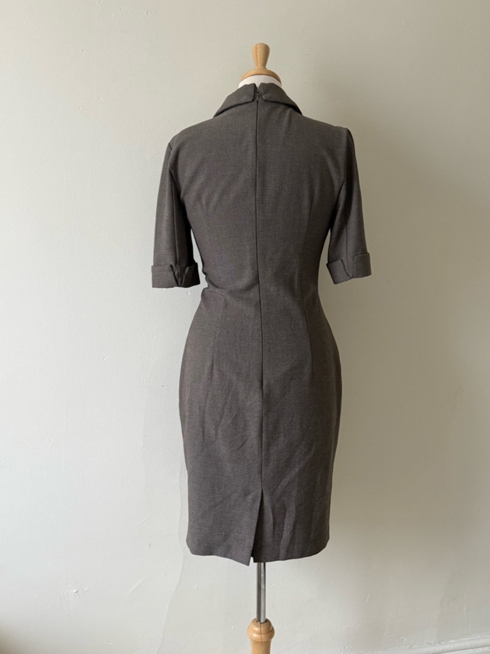 Vintage Le Château Structured Wrap Style Dress Brown Career Minimalist Midi Y2K - Picture 8 of 12